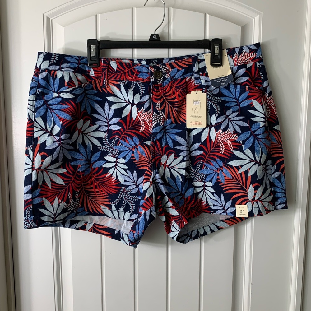 St John’s Bay Navy Palms Shorts  Womens Sz 18